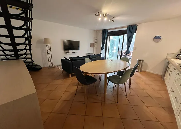 Apartamento Triplex A De Glun